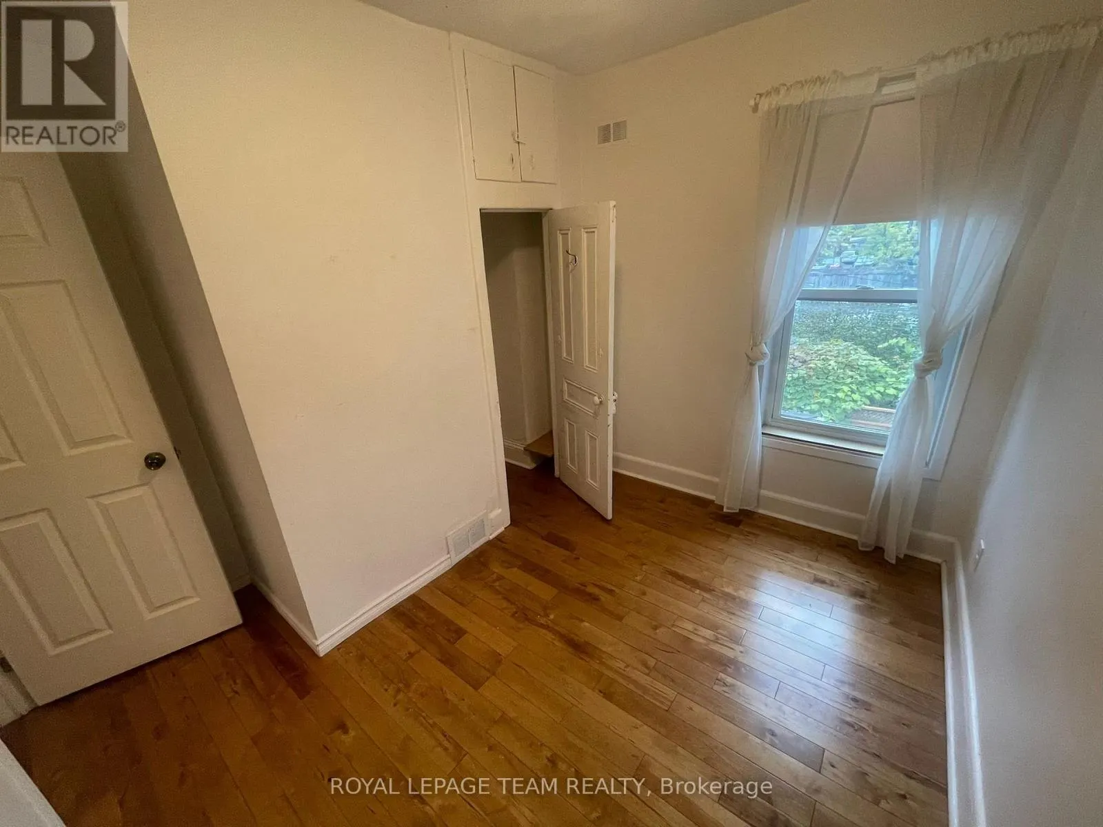 2 - 519 LYON STREET N