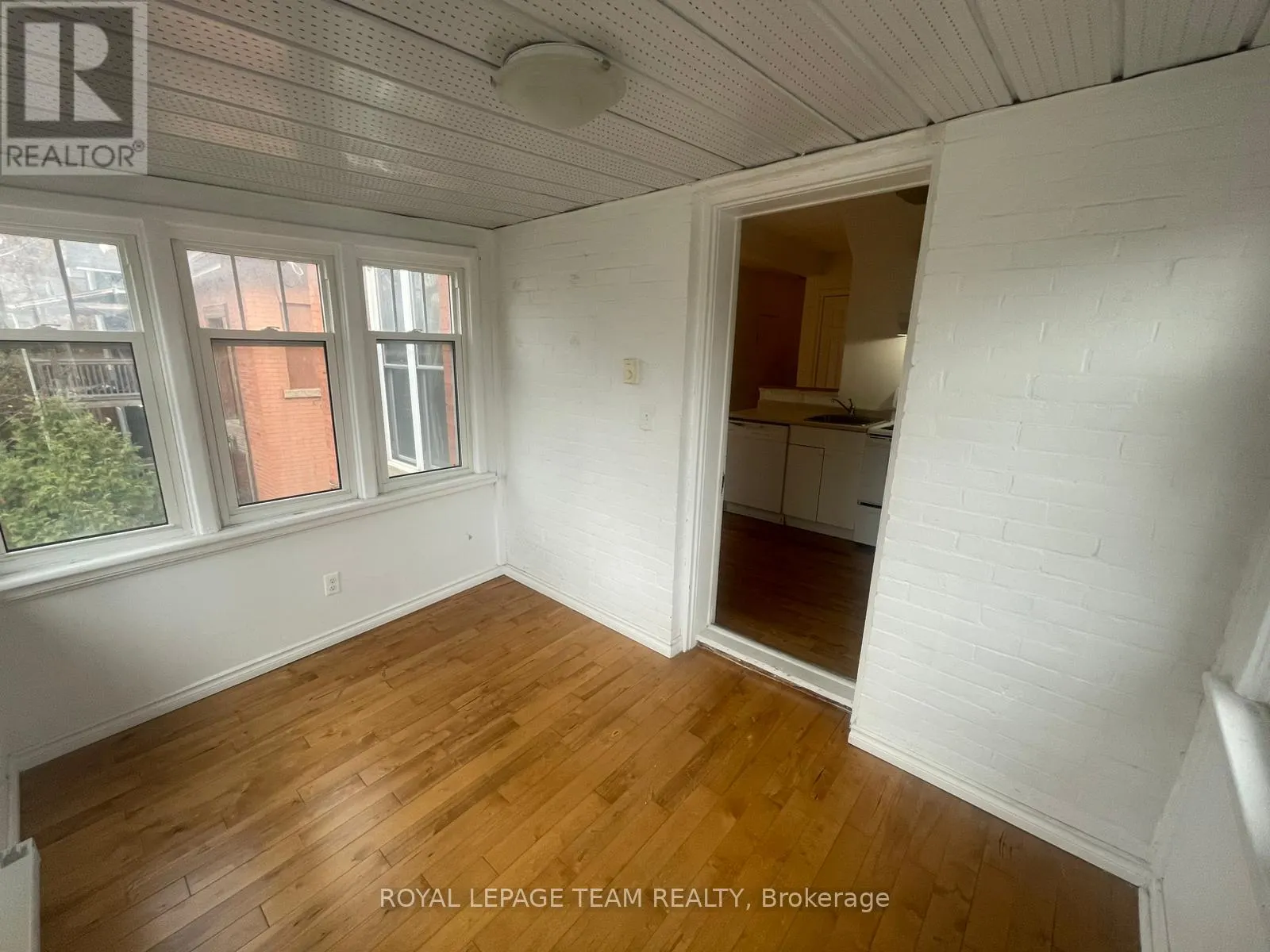 2 - 519 LYON STREET N