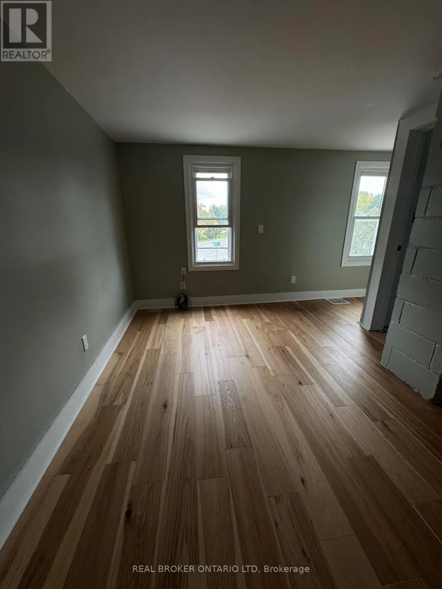 30 - 2 NORFOLK COUNTY ROAD S, #30