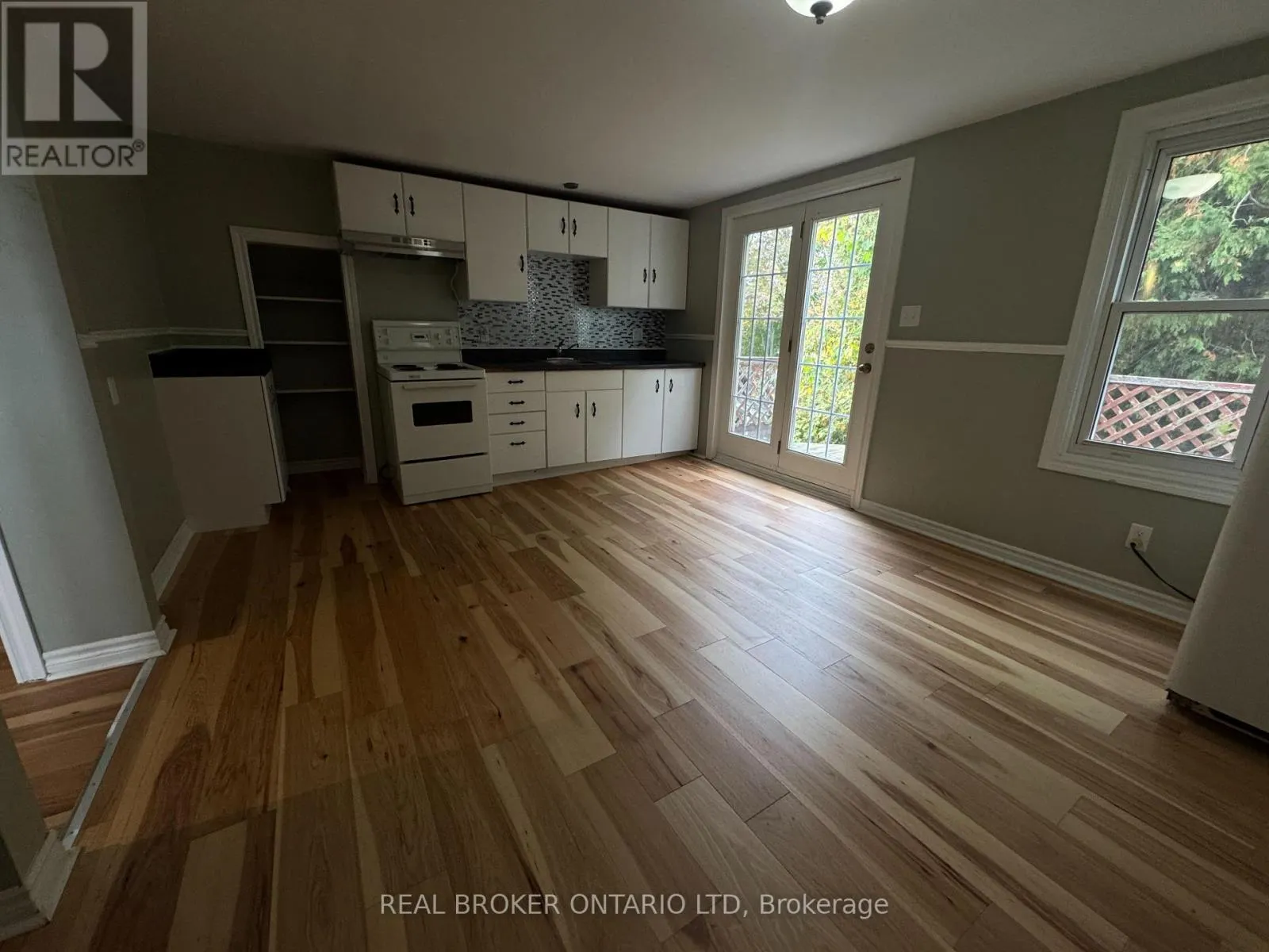 30 - 2 NORFOLK COUNTY ROAD S, #30