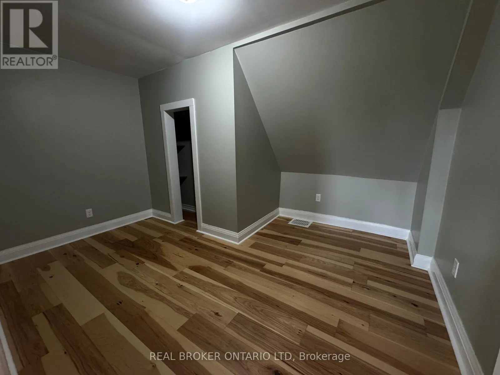 30 - 2 NORFOLK COUNTY ROAD S, #30