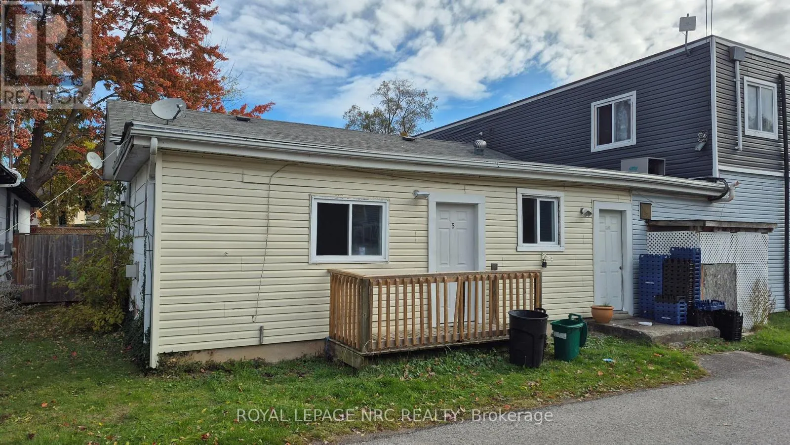 5 - 74 QUEENS CIRCLE