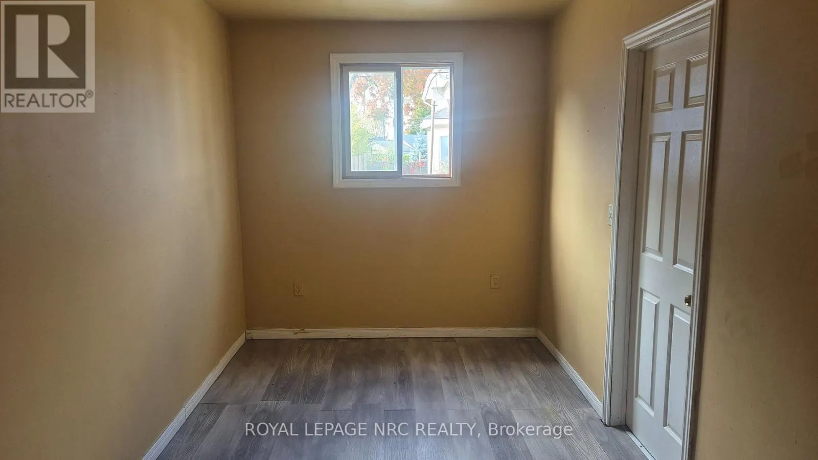 5 - 74 QUEENS CIRCLE