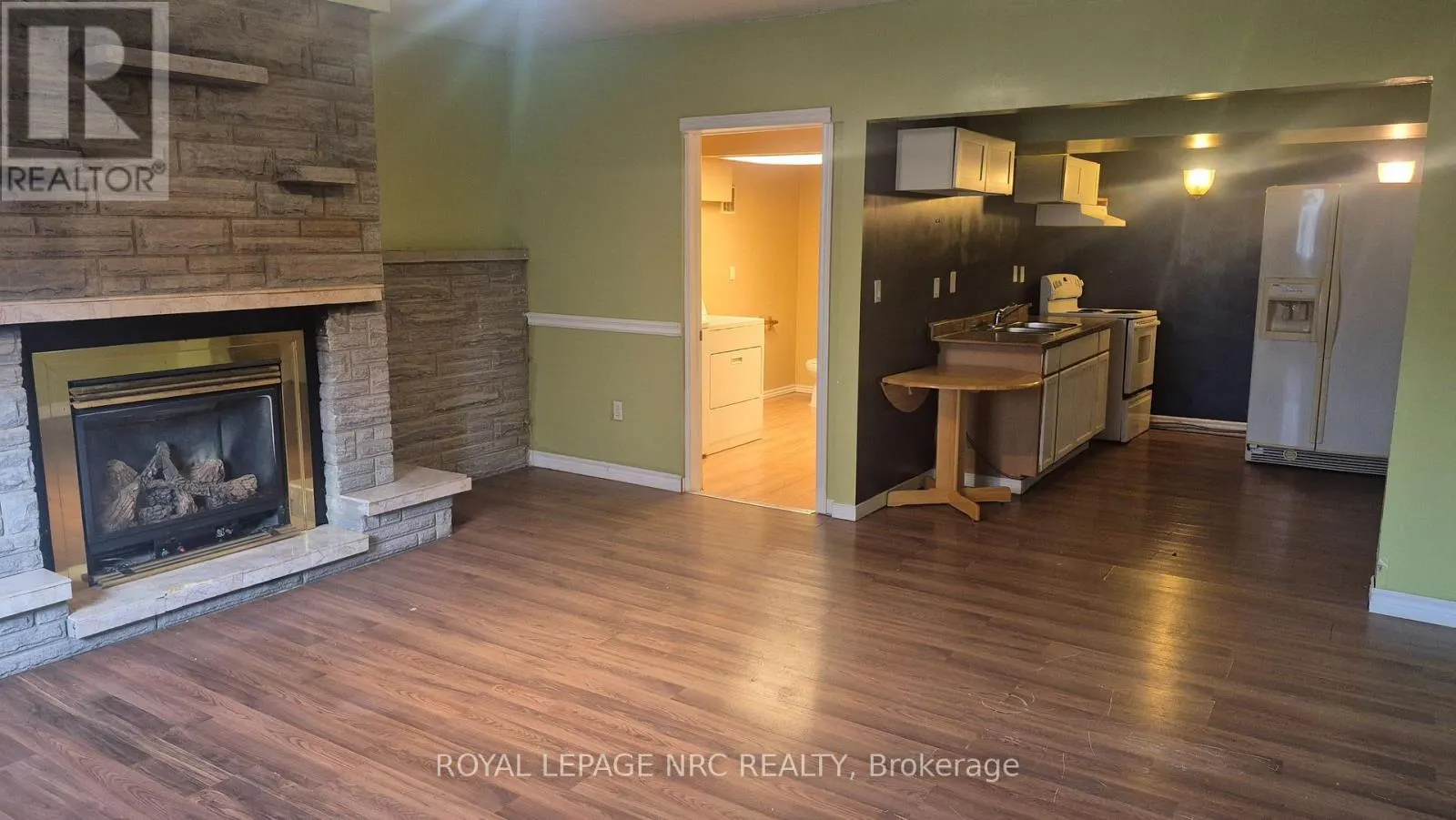 5 - 74 QUEENS CIRCLE