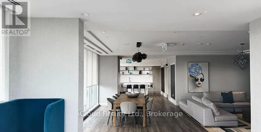 1104 - 212 KING WILLIAM STREET E