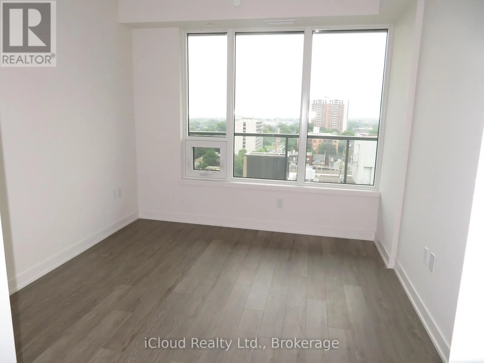 1104 - 212 KING WILLIAM STREET E