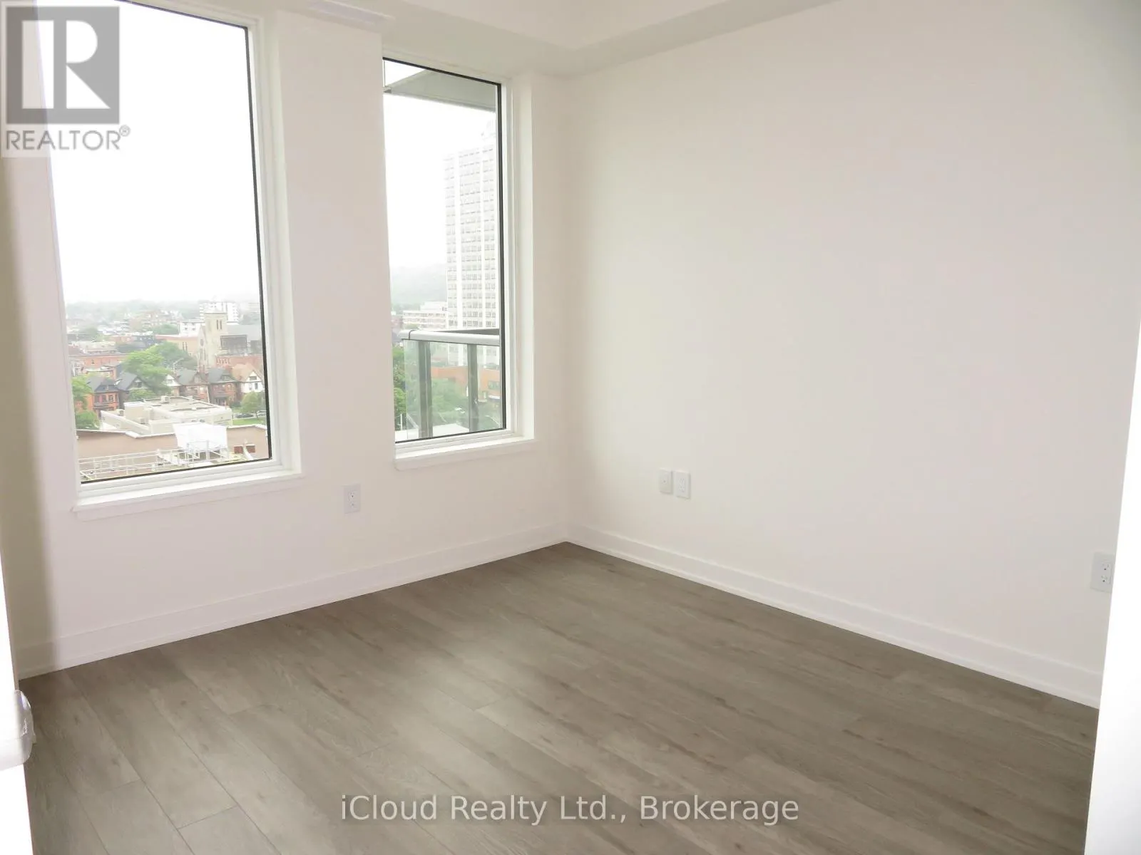 1104 - 212 KING WILLIAM STREET E