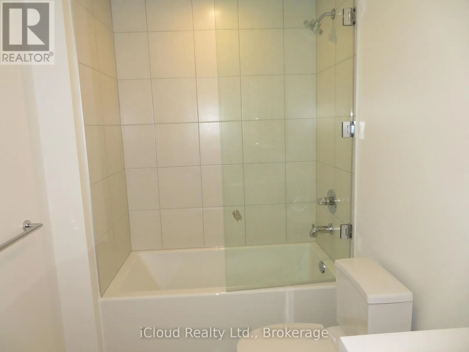 1104 - 212 KING WILLIAM STREET E