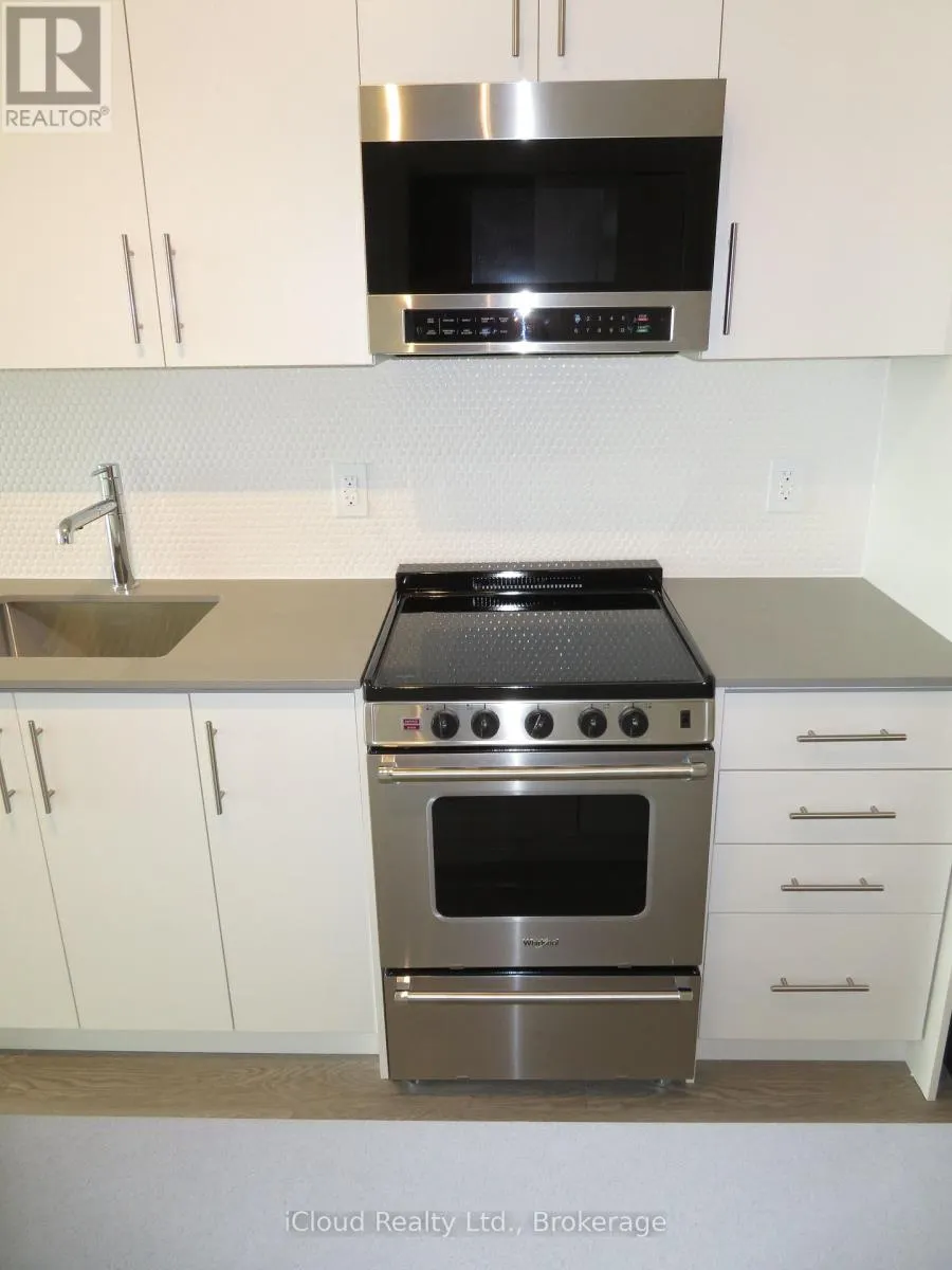 1104 - 212 KING WILLIAM STREET E