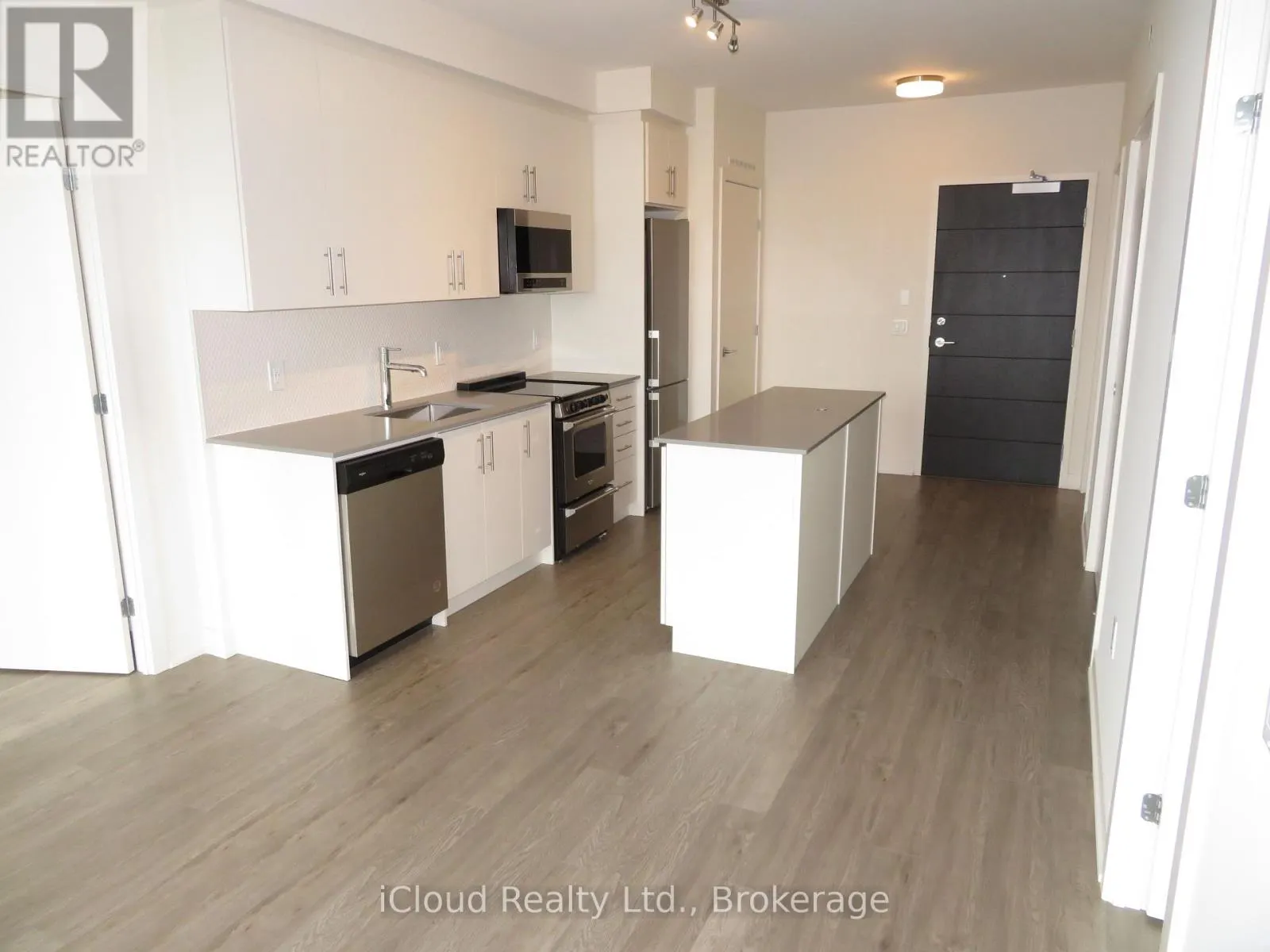 1104 - 212 KING WILLIAM STREET E