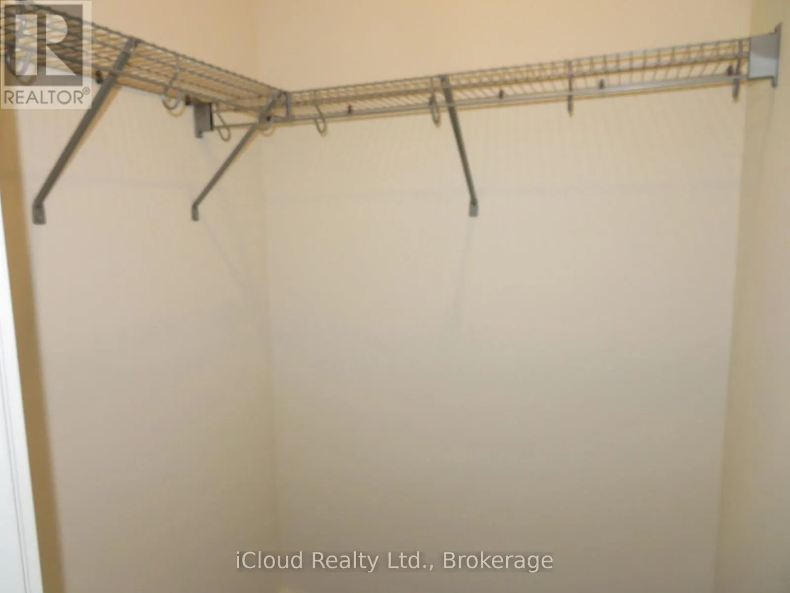 1104 - 212 KING WILLIAM STREET E