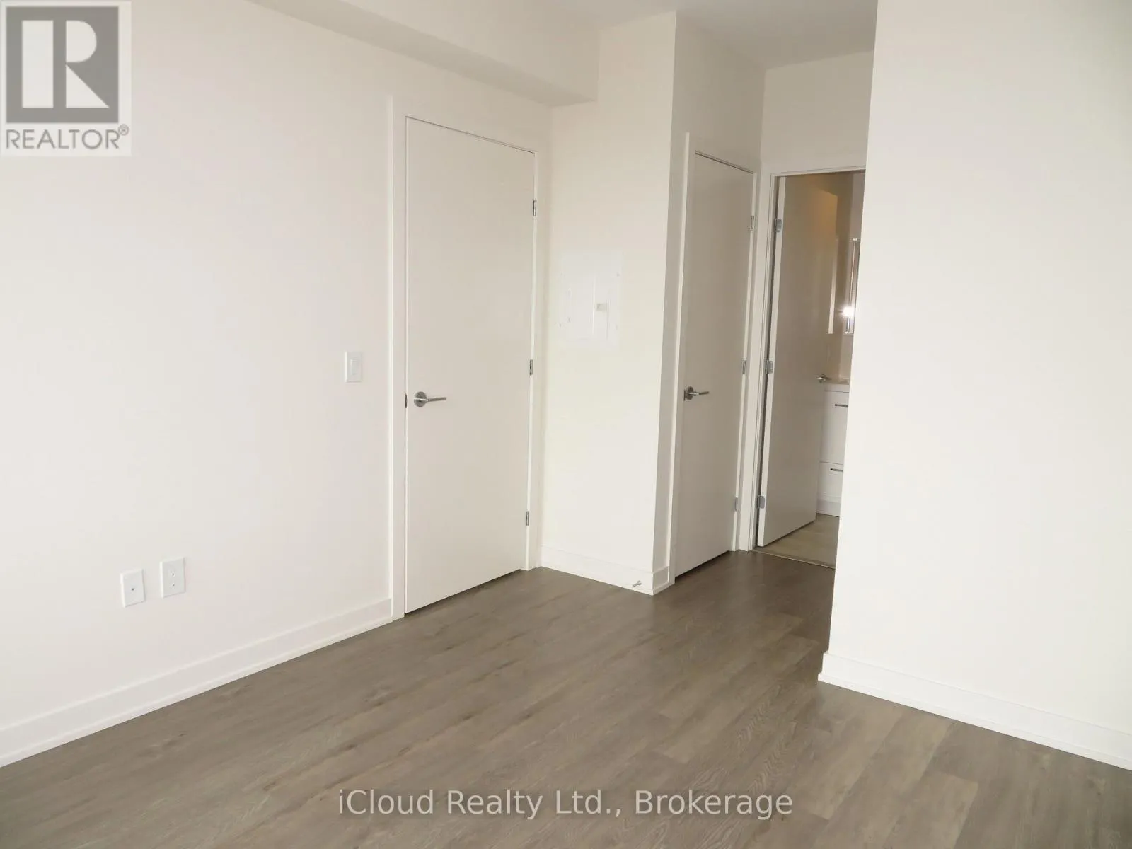 1104 - 212 KING WILLIAM STREET E