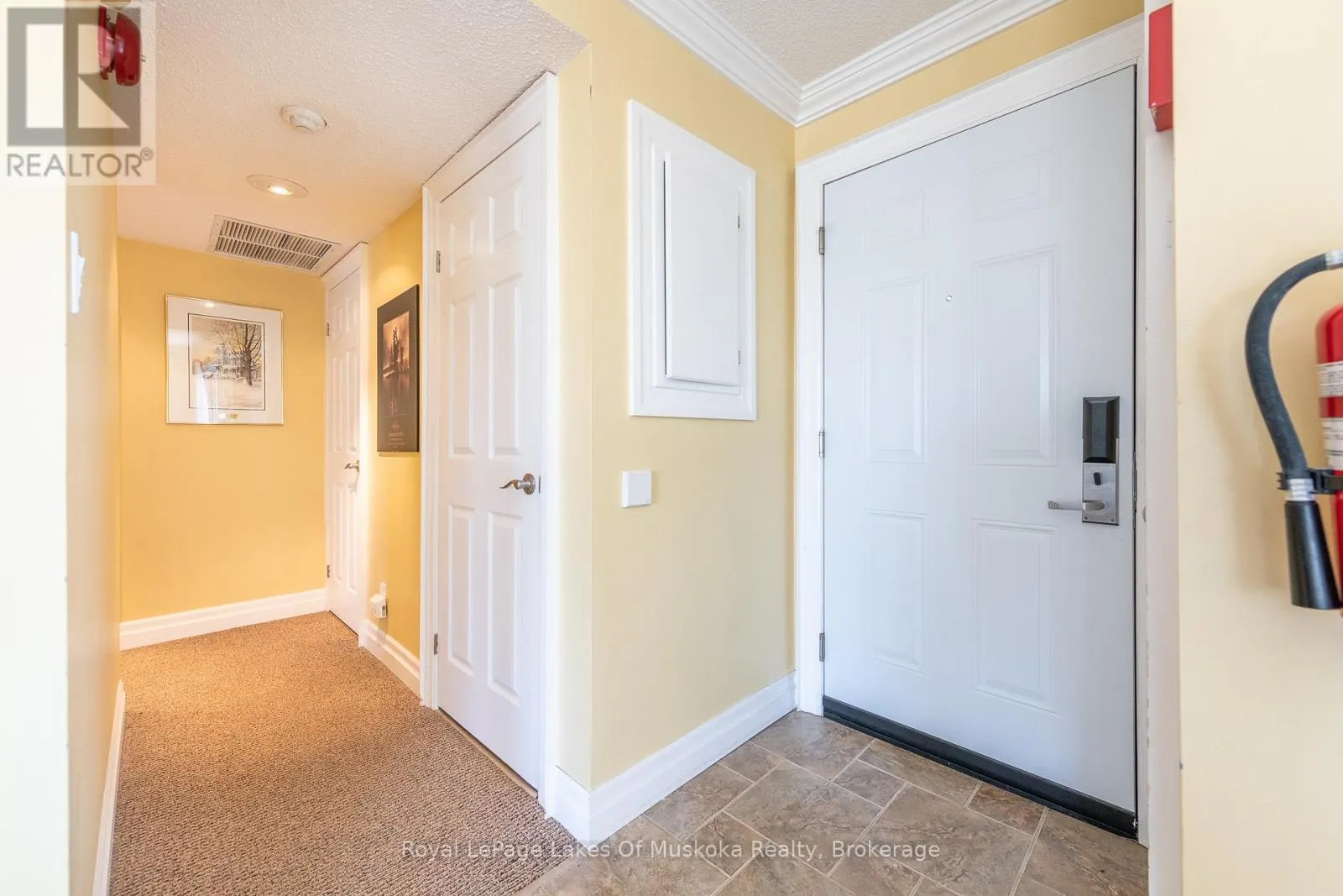 301 - 29 TENNISVIEW DRIVE, #301