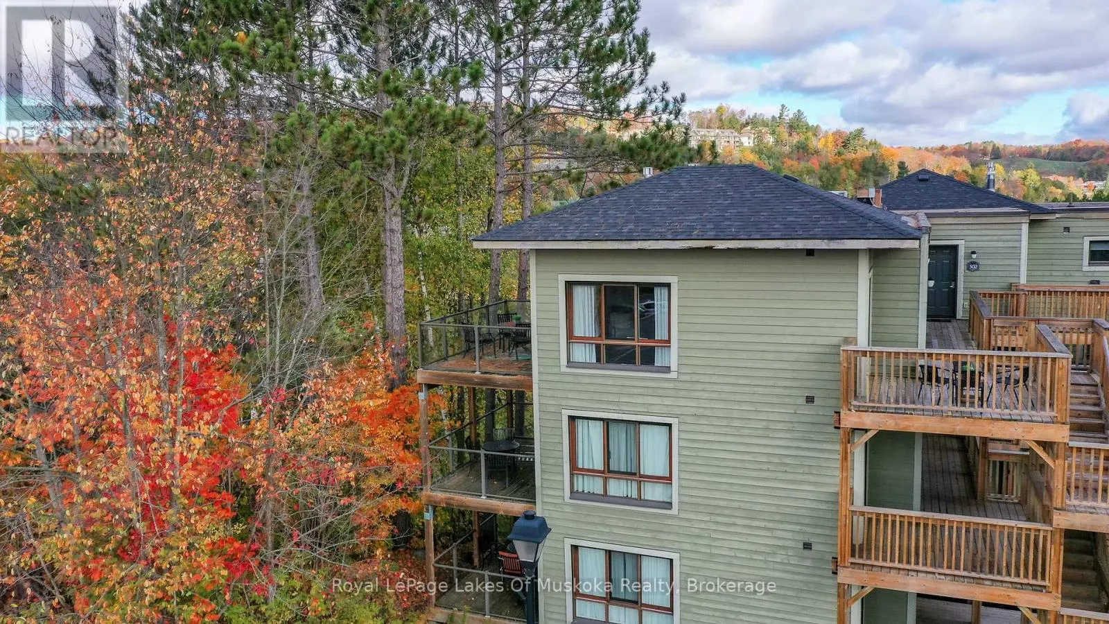 301 - 29 TENNISVIEW DRIVE, #301