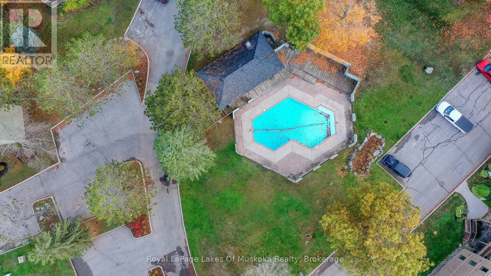 301 - 29 TENNISVIEW DRIVE, #301