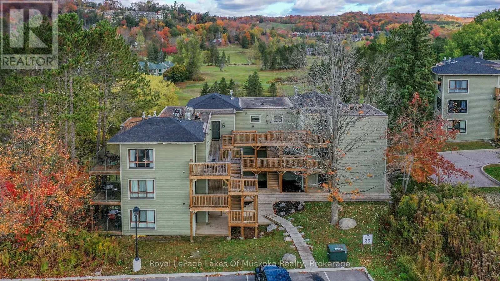 301 - 29 TENNISVIEW DRIVE, #301