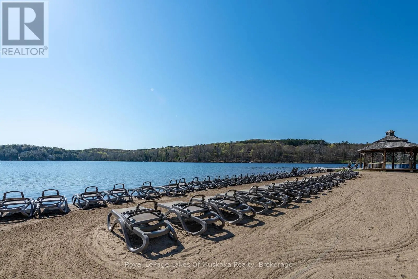 301 - 29 TENNISVIEW DRIVE, #301