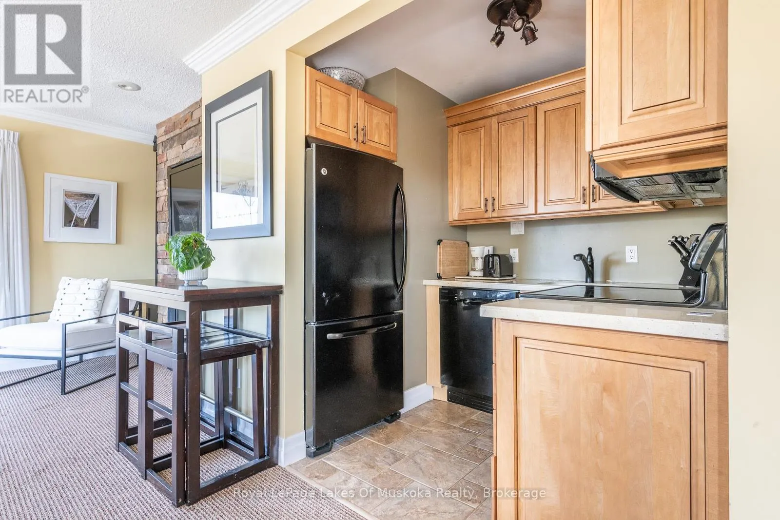 301 - 29 TENNISVIEW DRIVE, #301