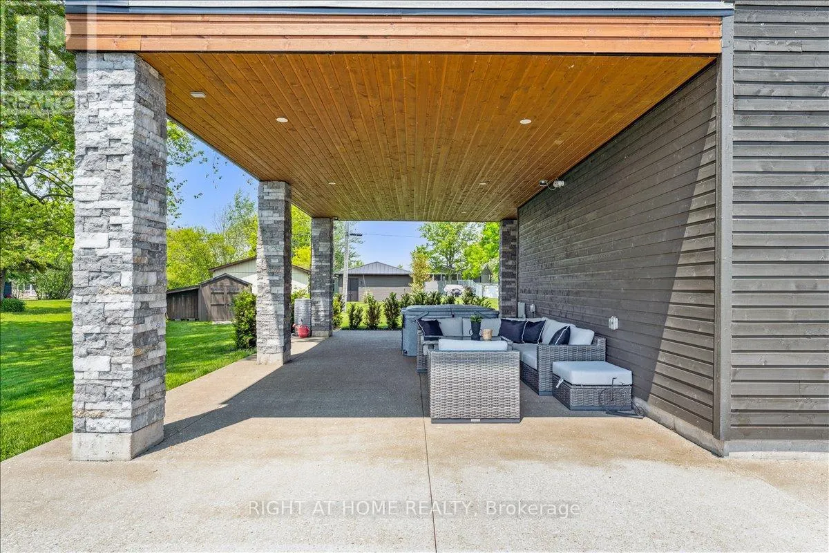 17 BLUEWATER PARKWAY