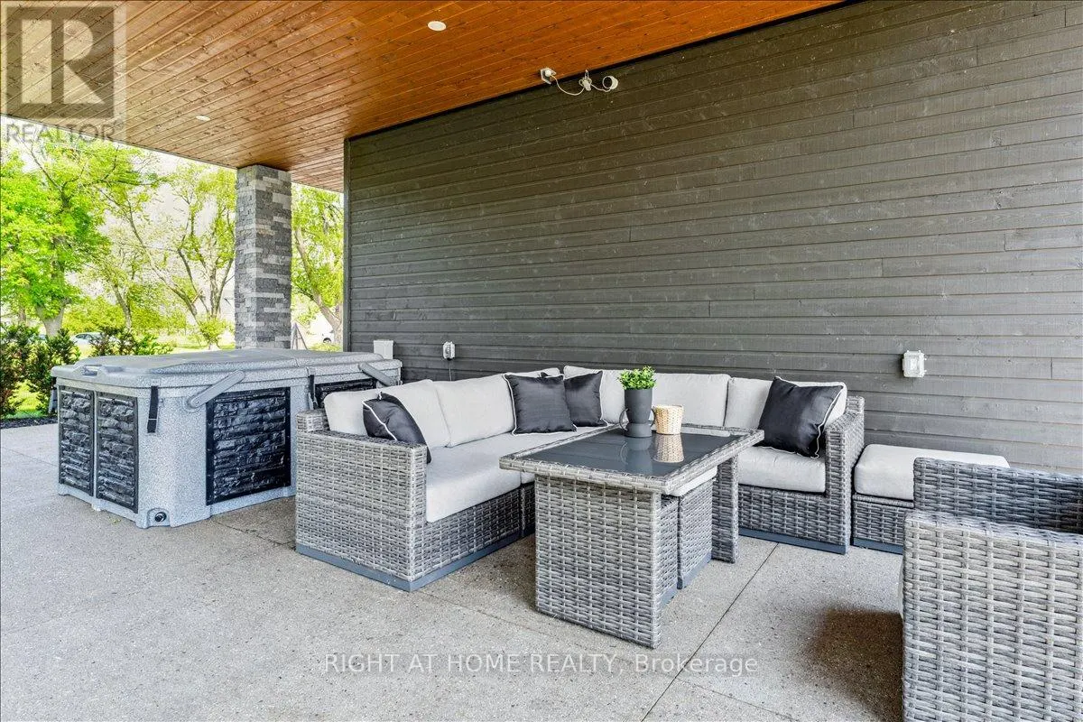 17 BLUEWATER PARKWAY