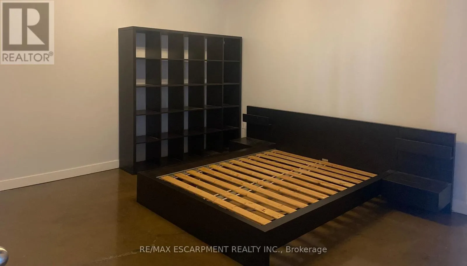 715 - 66 BAY STREET S