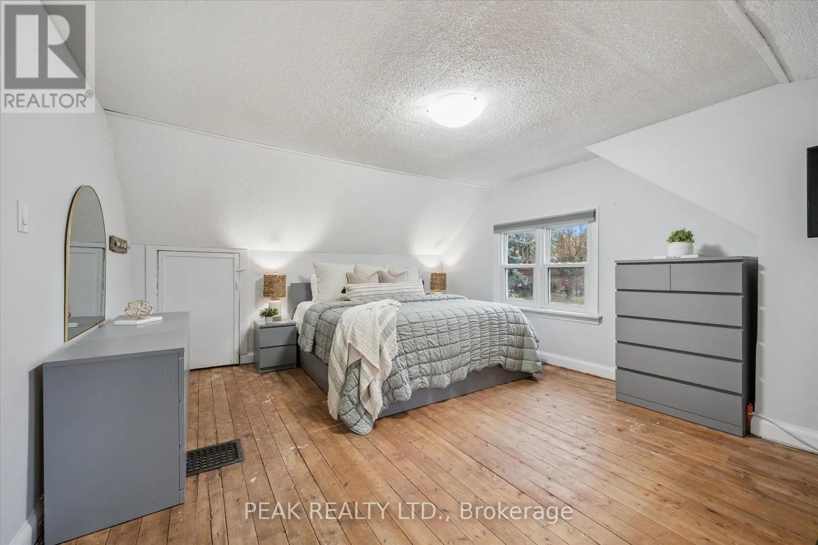 145 BRIDGEPORT ROAD E