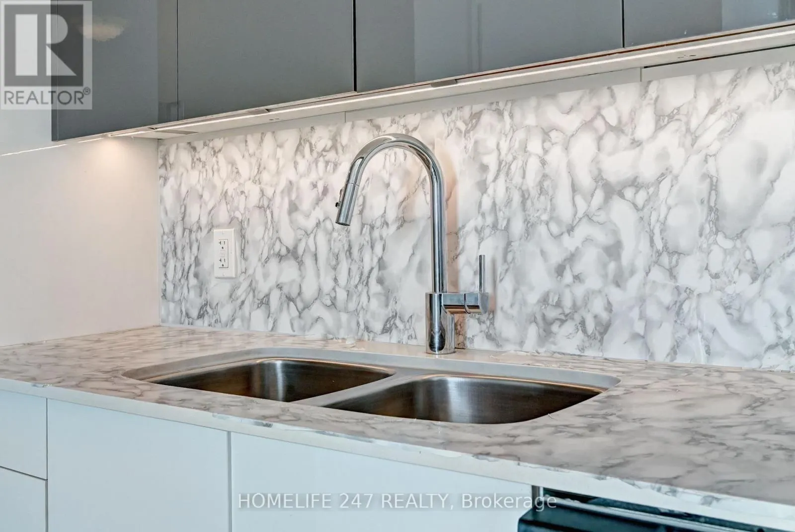 3102 - 60 FREDERICK STREET