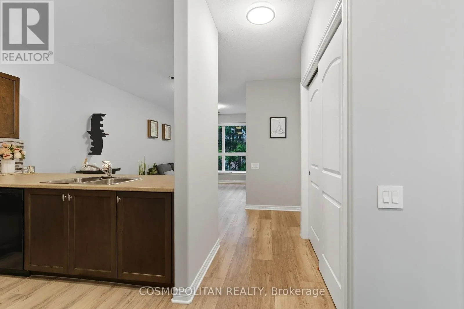 204 - 2799 ST. PAUL AVENUE, #204