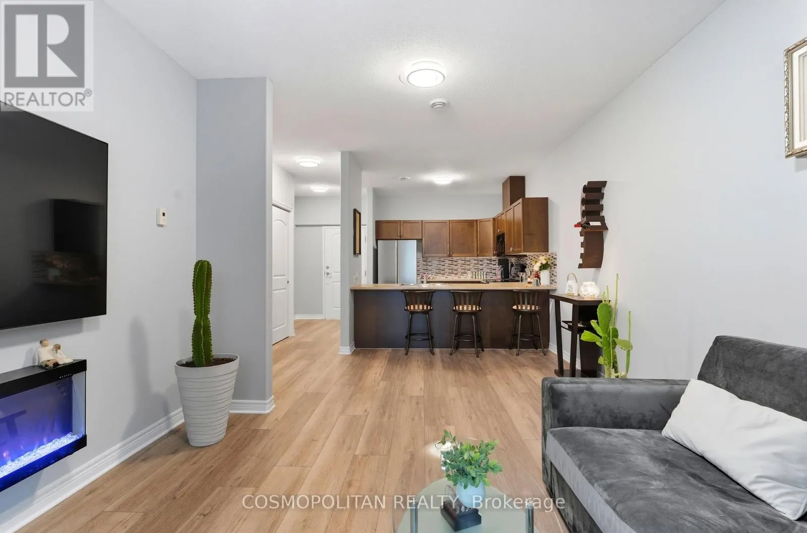 204 - 2799 ST. PAUL AVENUE, #204