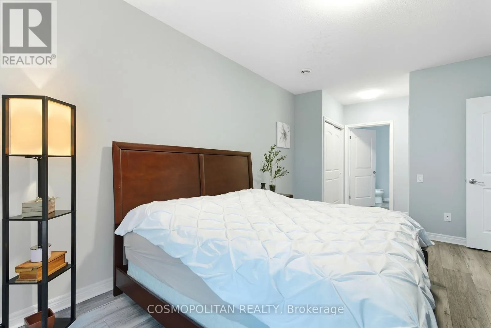 204 - 2799 ST. PAUL AVENUE, #204