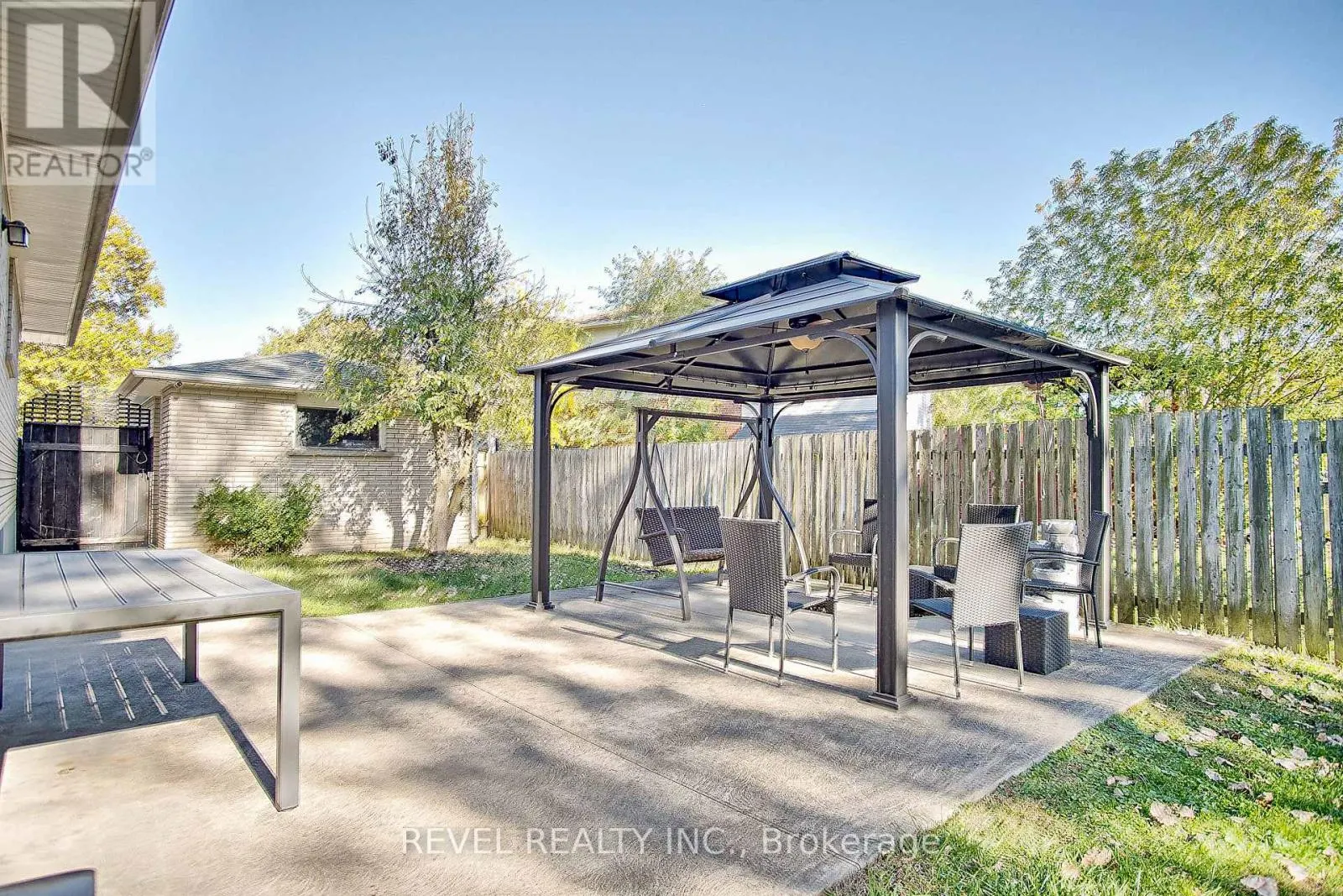 8060 BEAVERDAMS ROAD N