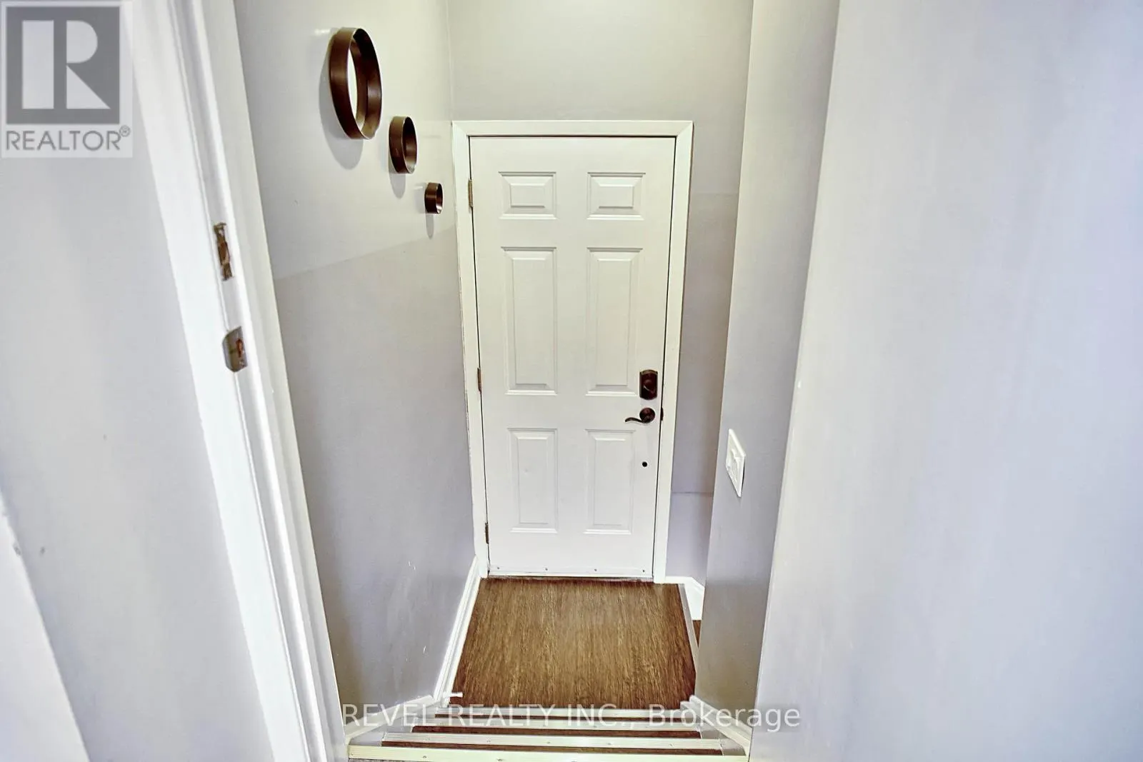 8060 BEAVERDAMS ROAD N