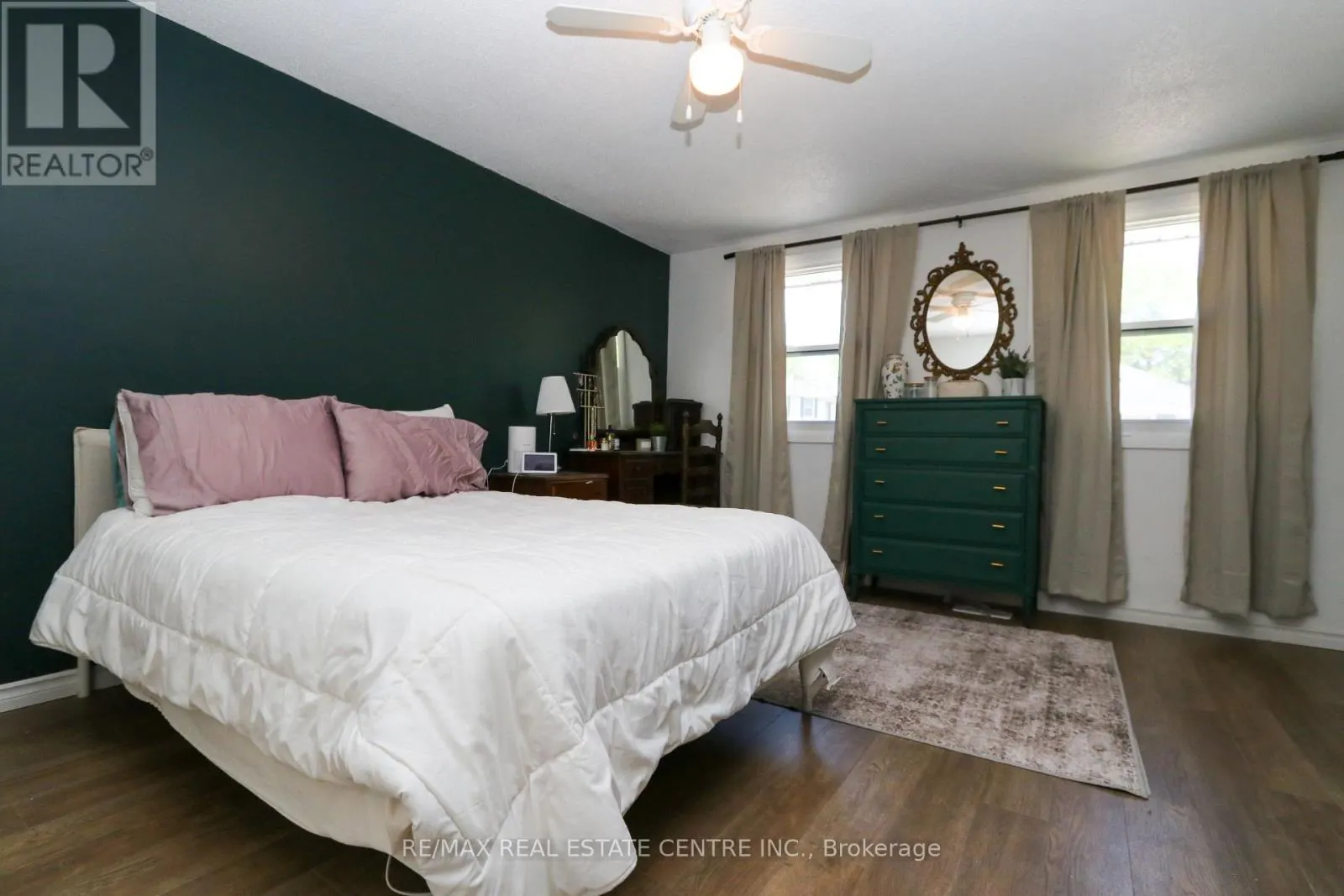 1 - 423 KEATS WAY, #1