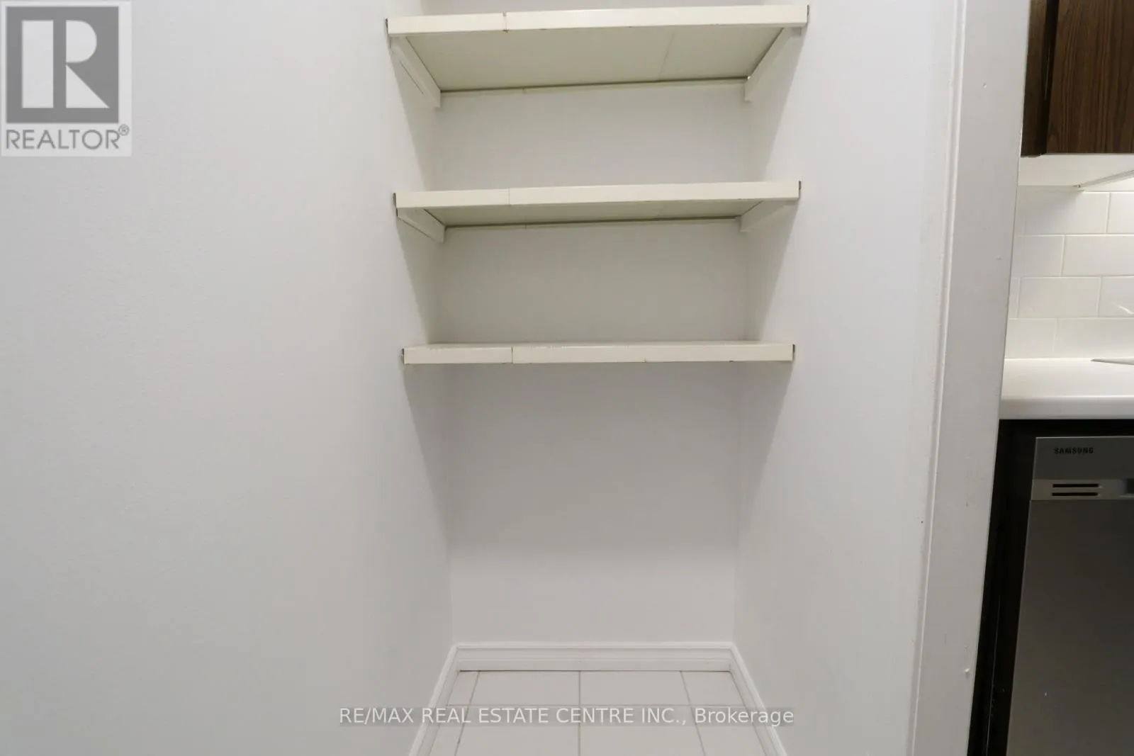 1 - 423 KEATS WAY, #1