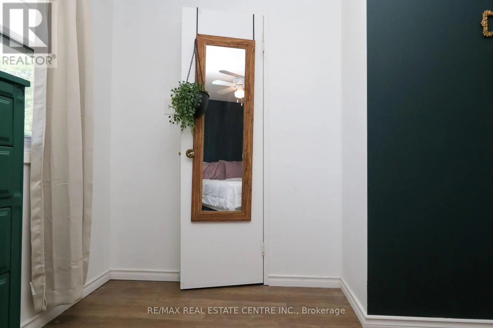 1 - 423 KEATS WAY, #1