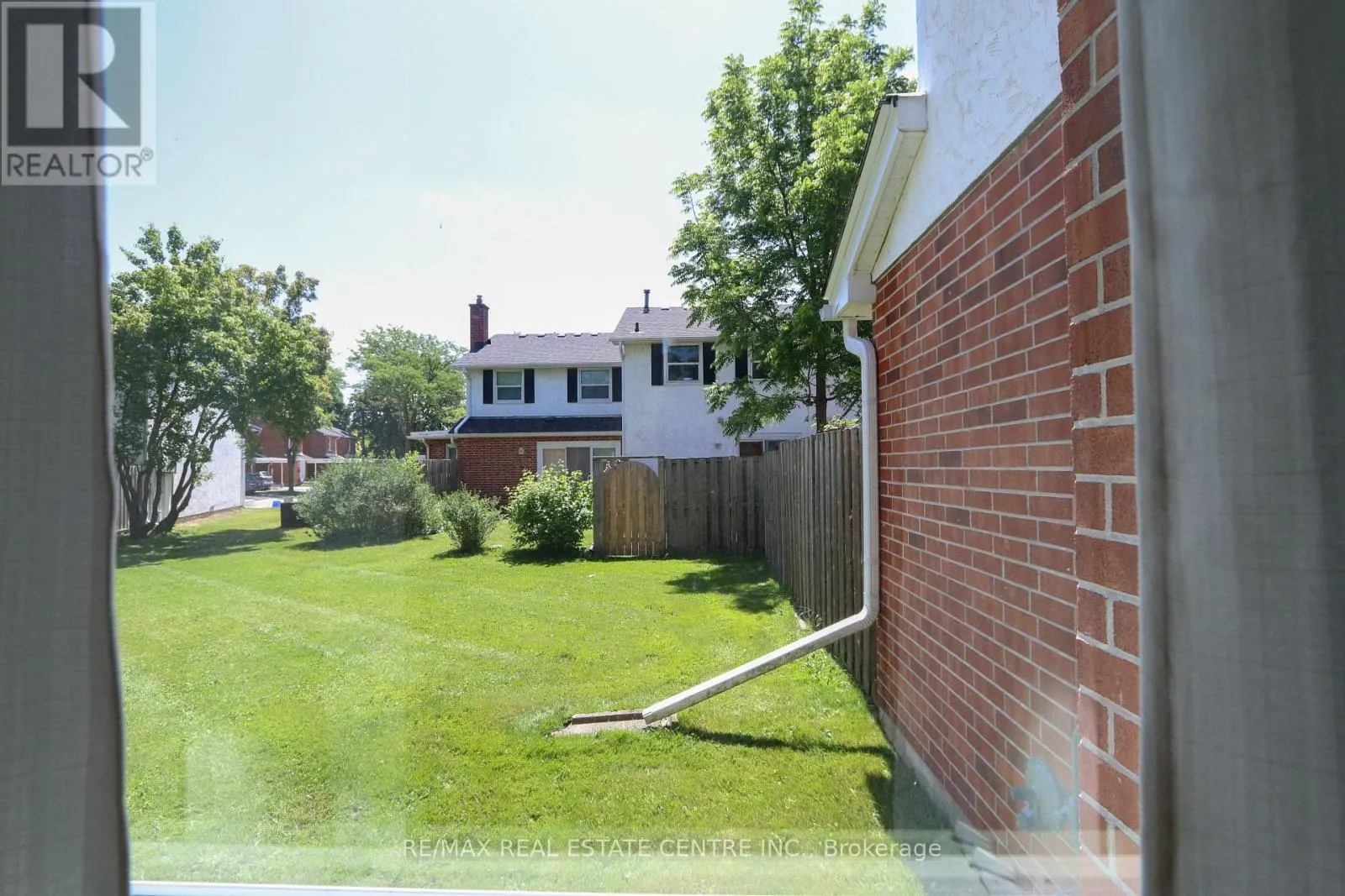 1 - 423 KEATS WAY, #1