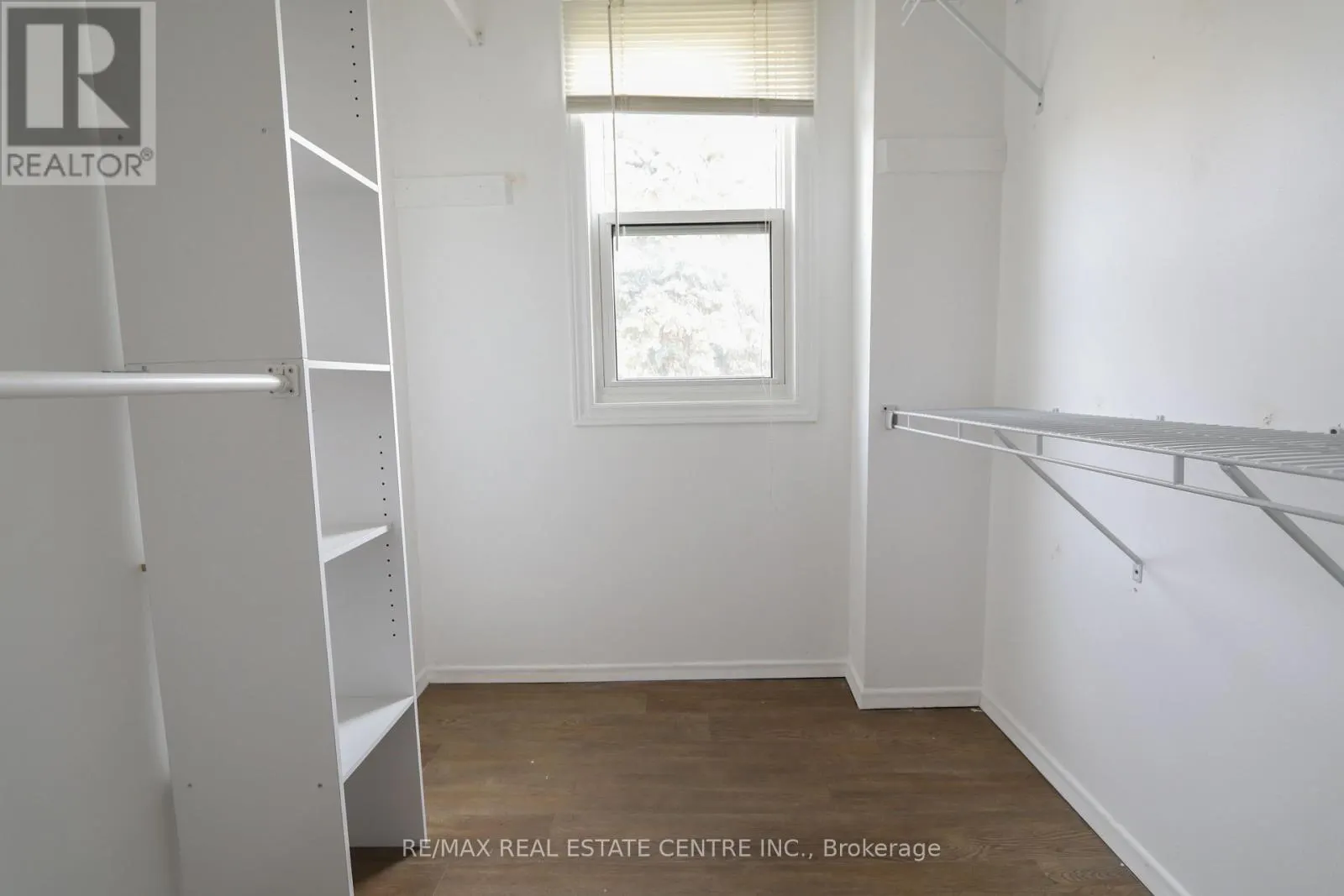 1 - 423 KEATS WAY, #1