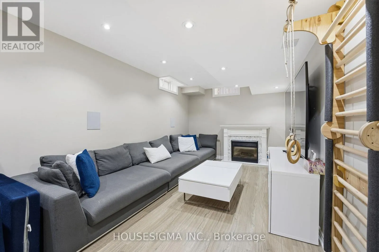 92 GLENMEADOW CRESCENT