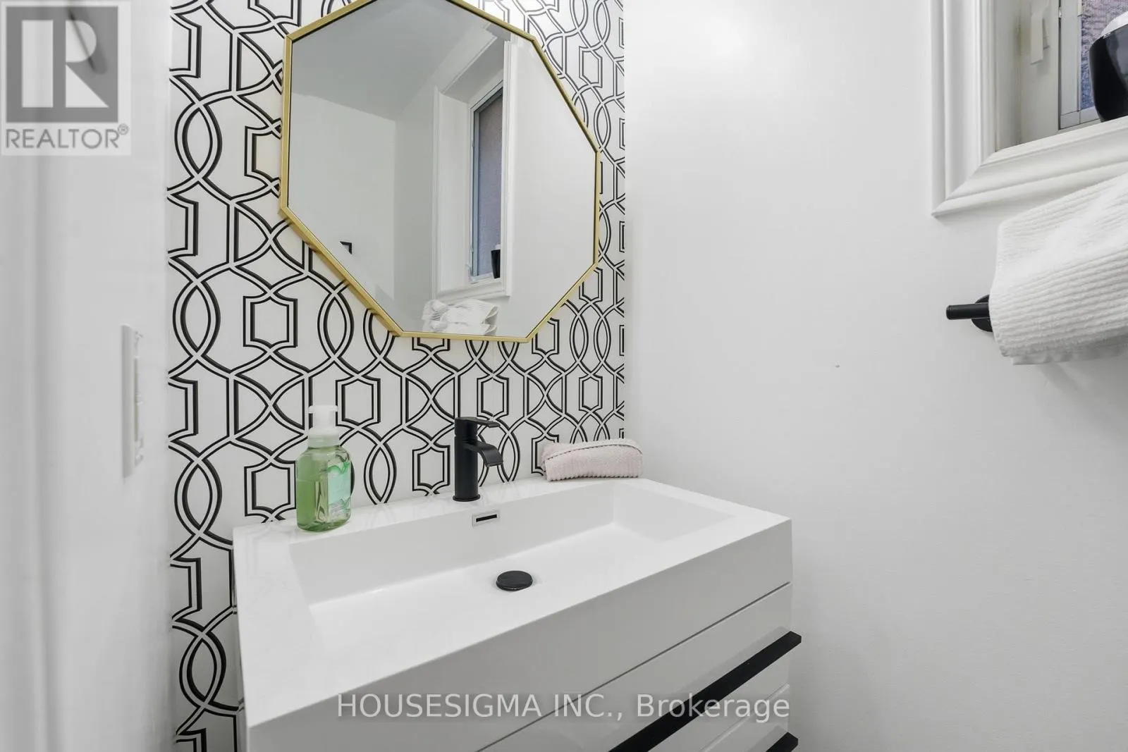 92 GLENMEADOW CRESCENT