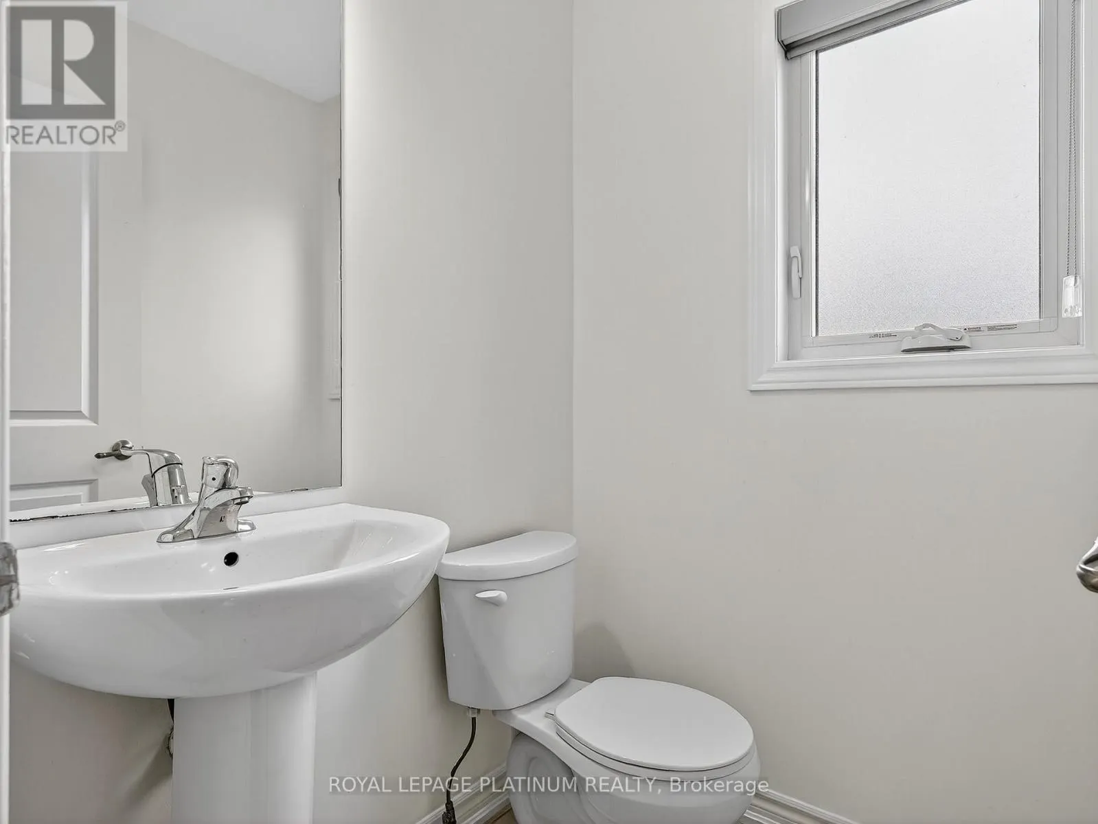 14 - 7945 OLDFIELD ROAD