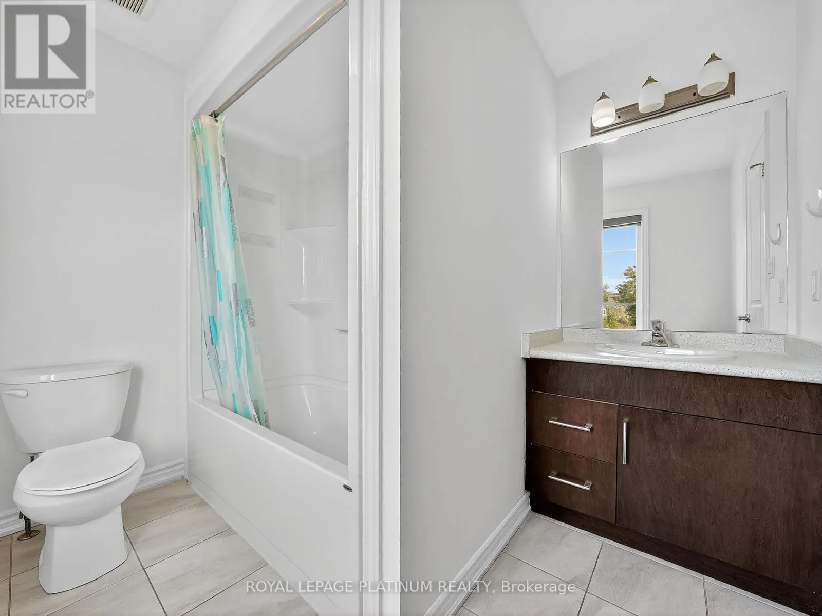 14 - 7945 OLDFIELD ROAD