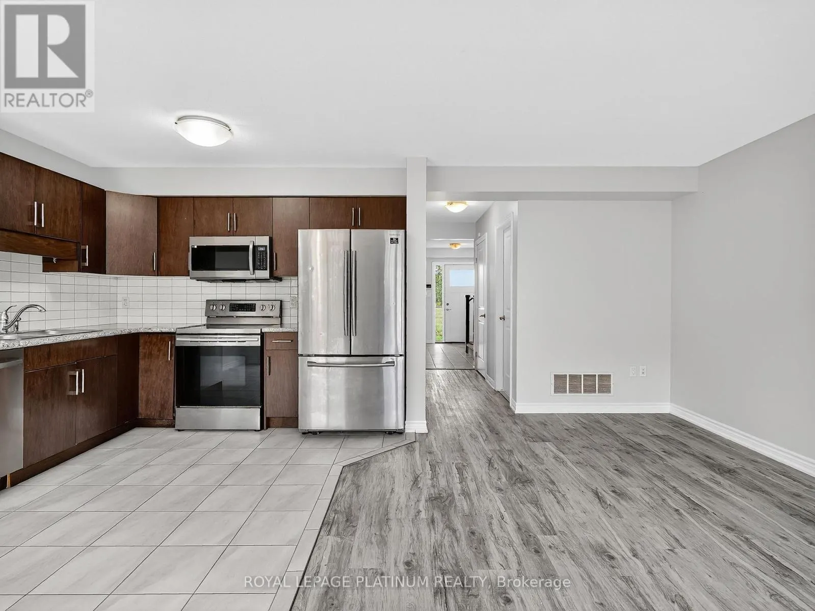 14 - 7945 OLDFIELD ROAD