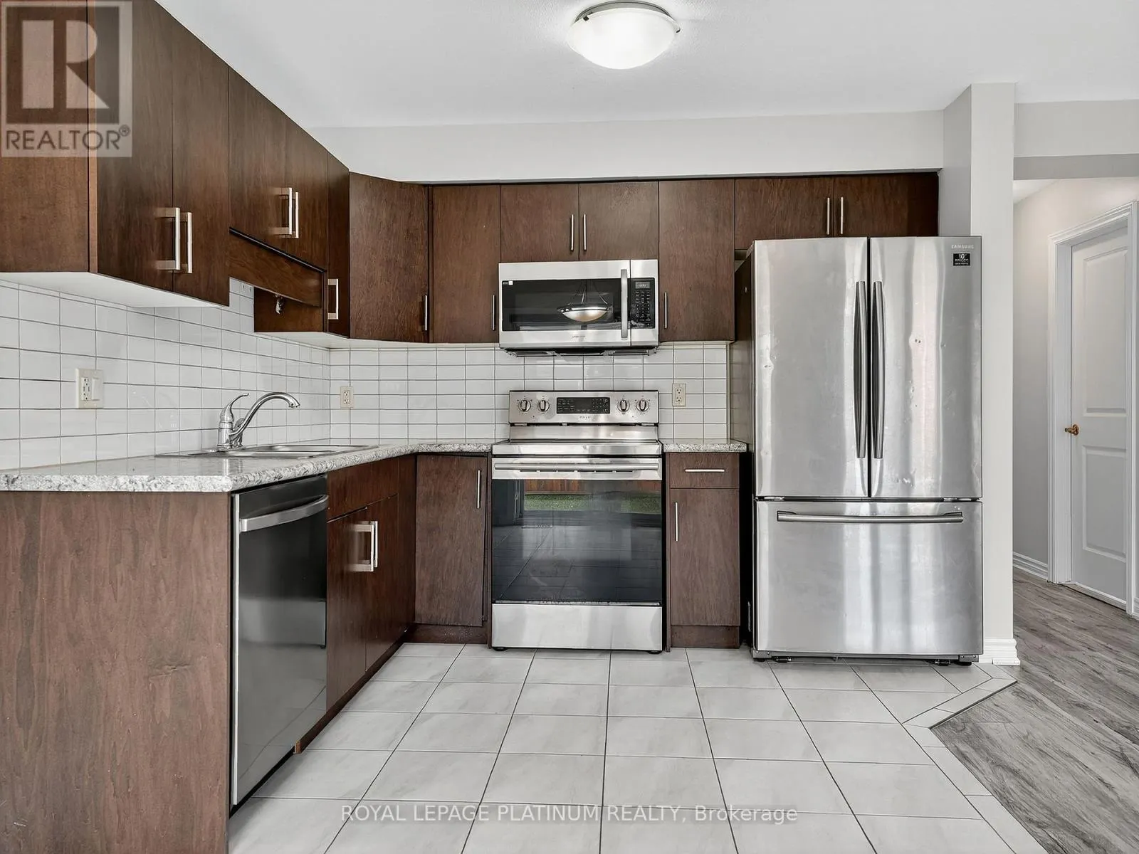 14 - 7945 OLDFIELD ROAD