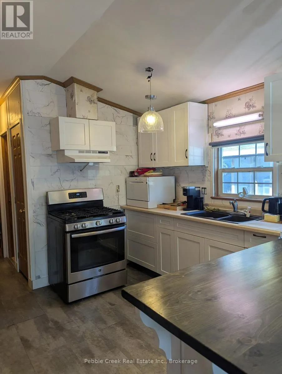 E8 - 77794 ORCHARD LINE, #E8