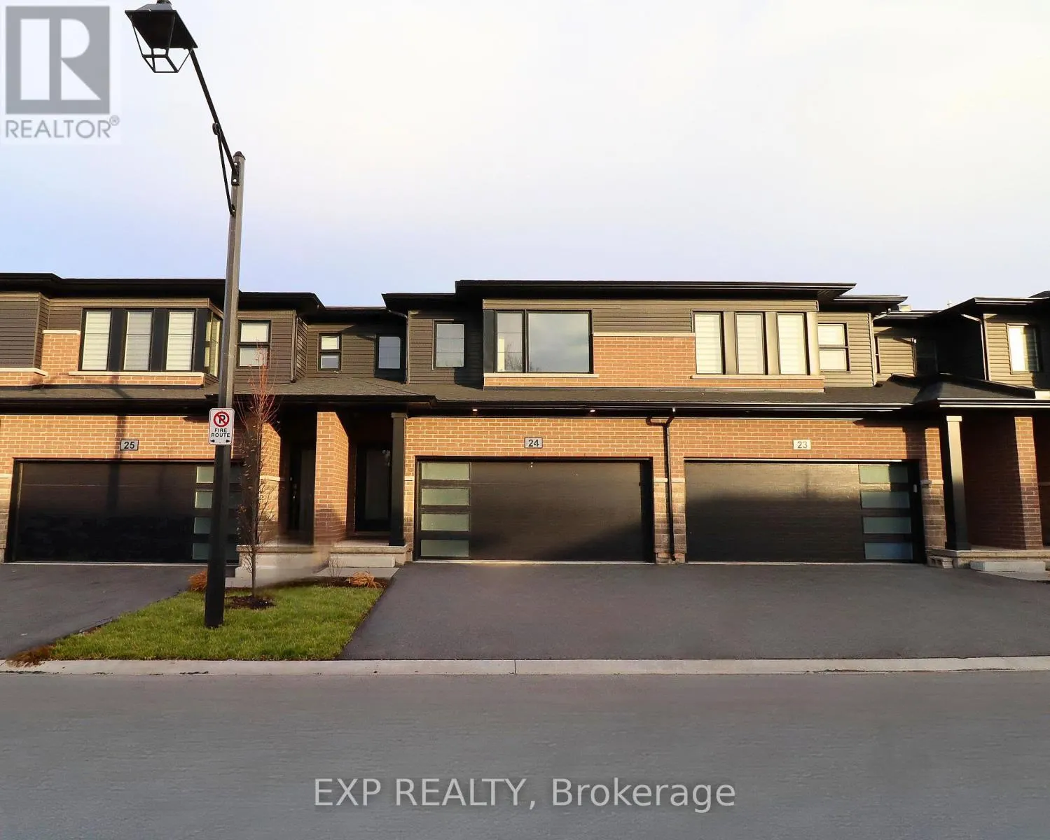 24 - 4552 PORTAGE ROAD