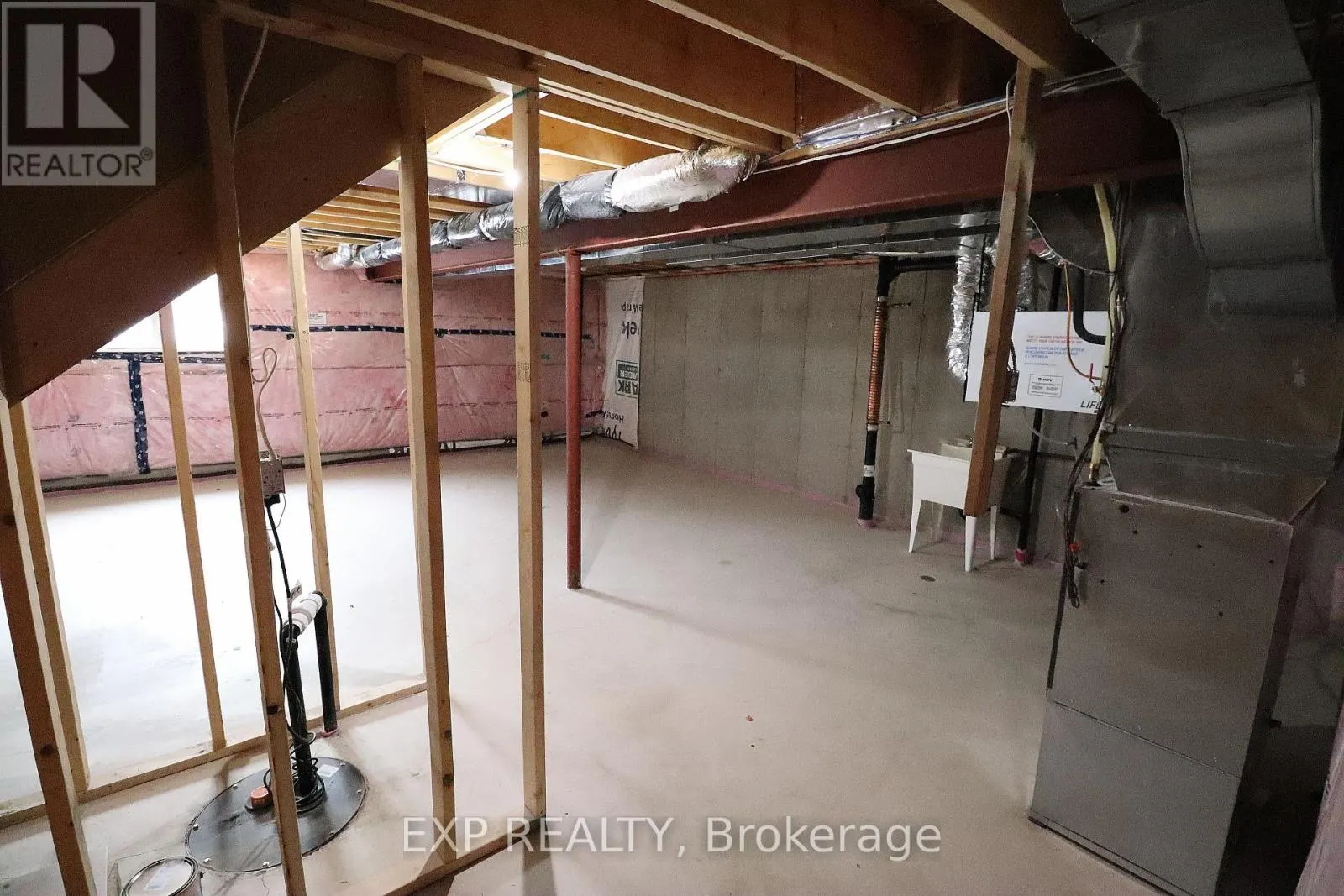 24 - 4552 PORTAGE ROAD