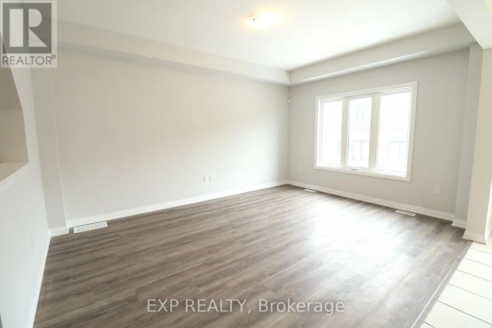 24 - 4552 PORTAGE ROAD