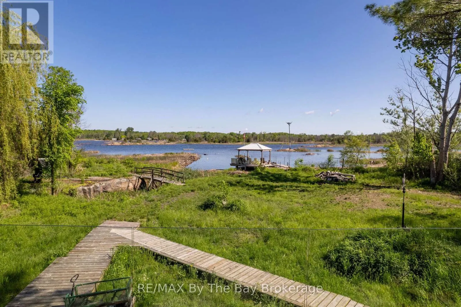 116 ISLAND 150/ BROSSEAU ISLAND