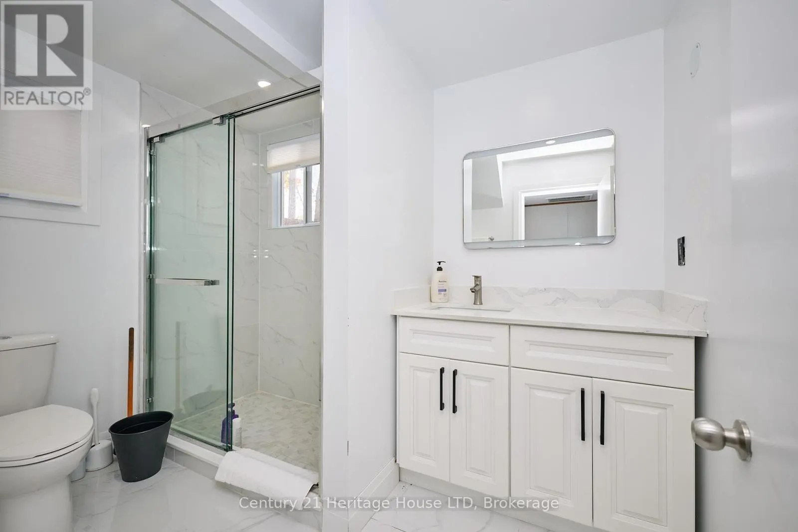 1033 FIRELANE 1 ROAD