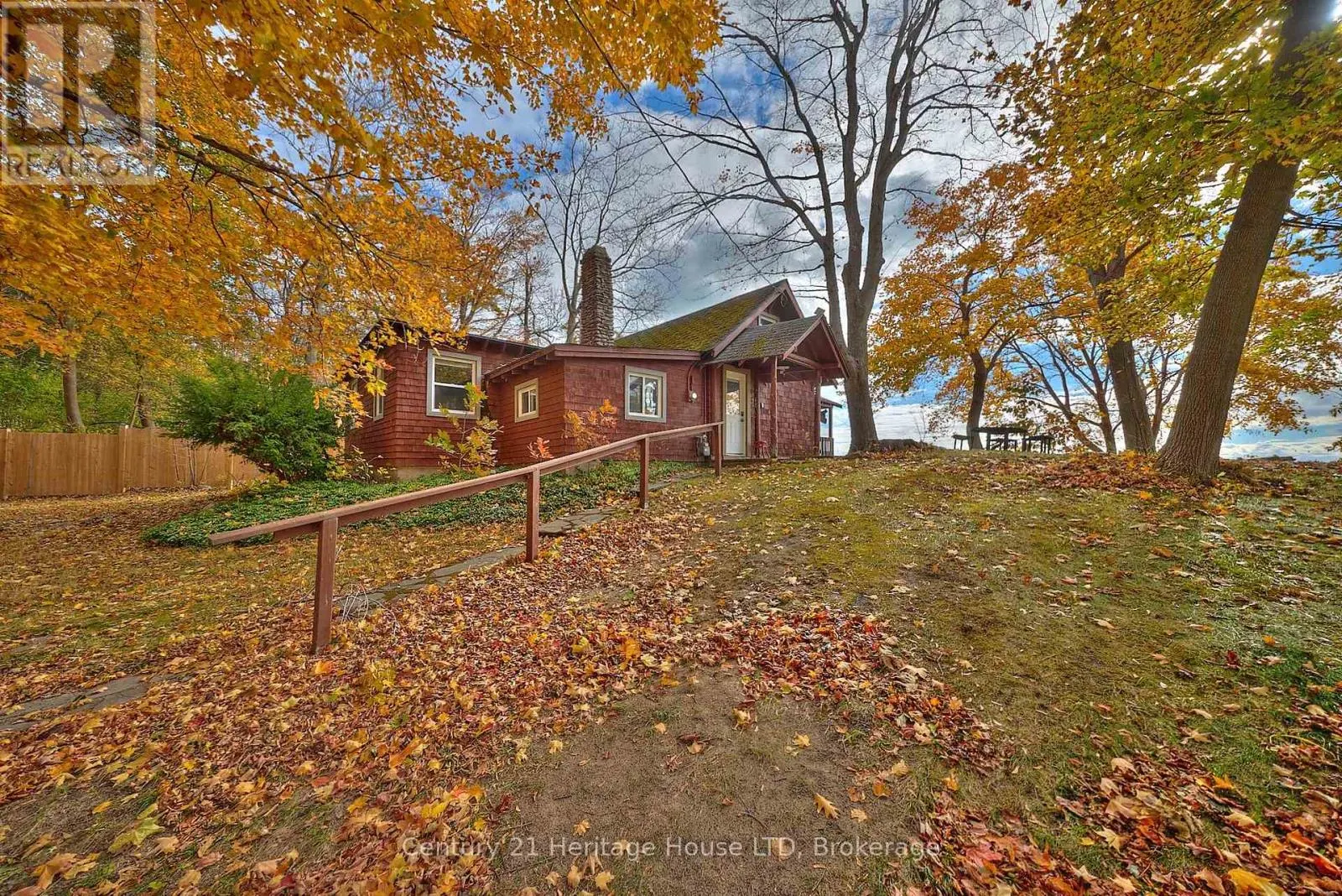 1033 FIRELANE 1 ROAD